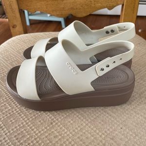 Crocs Brooklyn Low-Wedge Sandals
